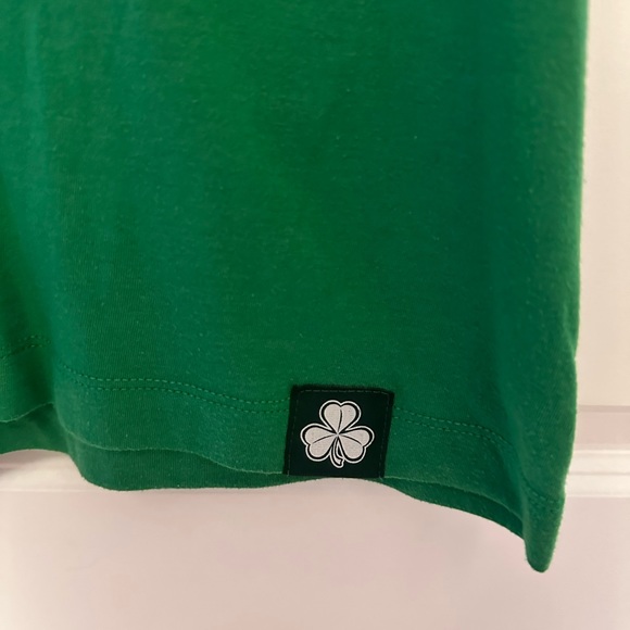 Nike Chicago Cubs women’s medium slim fit green vneck tshirt. Irish, shamrock - Picture 4 of 8